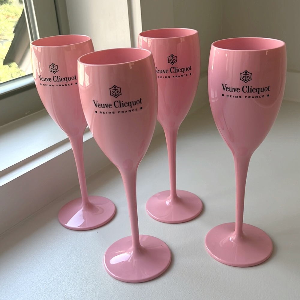 Veuve Clicquot flutes